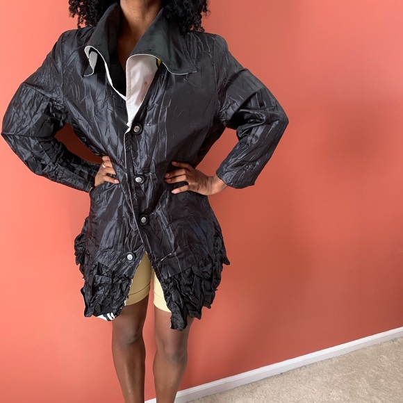 Yellow, white and black reversible jacket - Picture 6 of 8